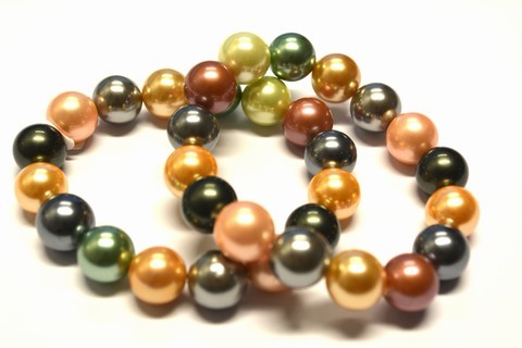 Muschelkern-Perlen Armbänder